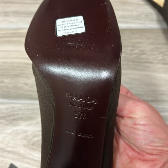 Prada pumps - Picture 3 of 6